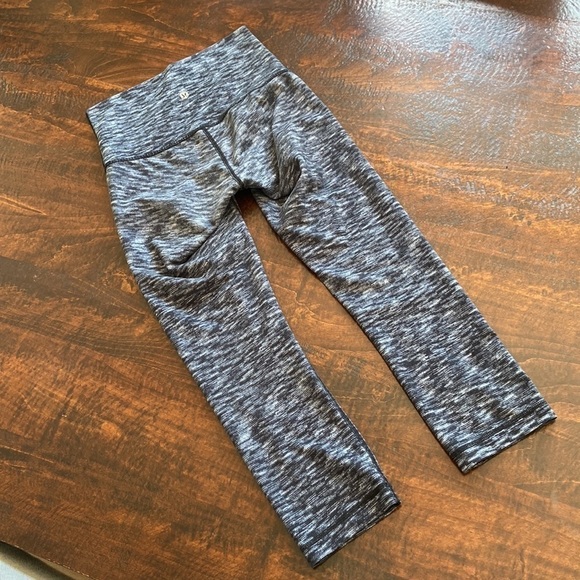 Lululemon Wunder Under Hi-Rise Crop Dramatic Static White Black Size 4 - Picture 5 of 10